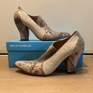 GORGEOUS Fluevog Kendra Heels (Size 8.5)